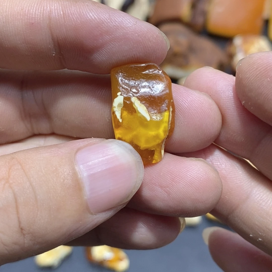 念***烟定制琥珀蜜蜡原石定制