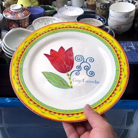 中古物品默认微瑕，谨慎参拍，满18包邮！