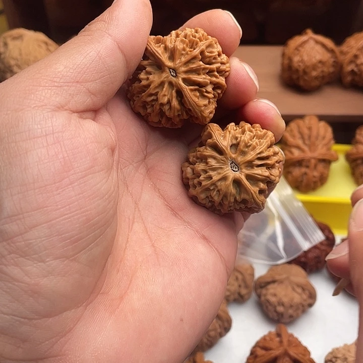 今***串文玩核桃吊坠秦闷