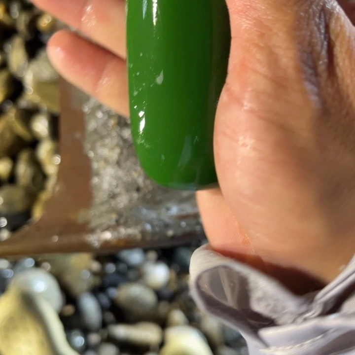 未镶嵌石英质玉车挂