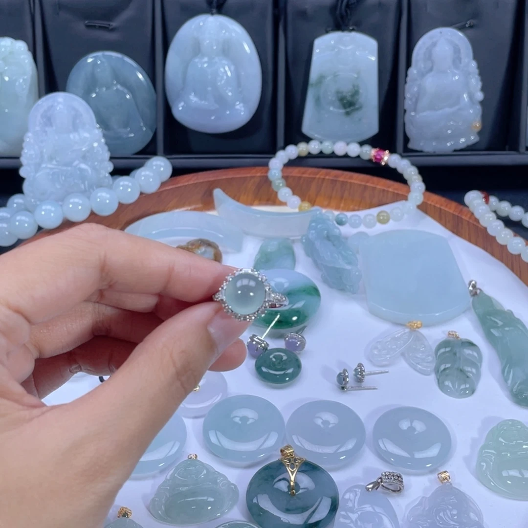 北***灏翡翠未镶嵌颈饰缅甸翡翠A货未镶嵌