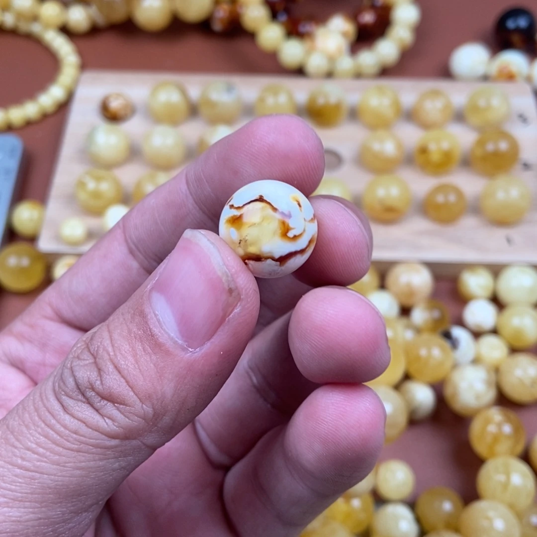 蜜蜡裸石未镶嵌钱****多蜜蜡