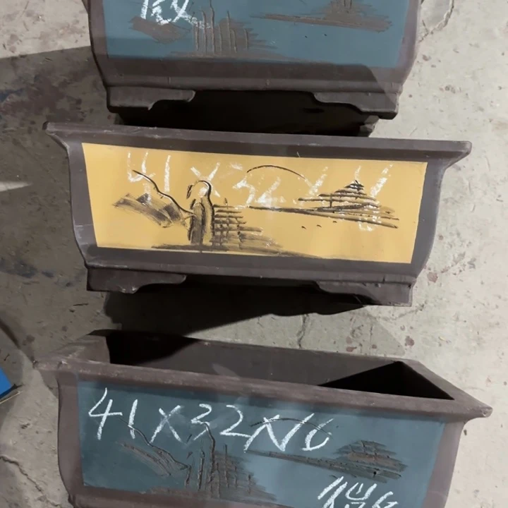 花盆紫砂100-3。  微瑕。