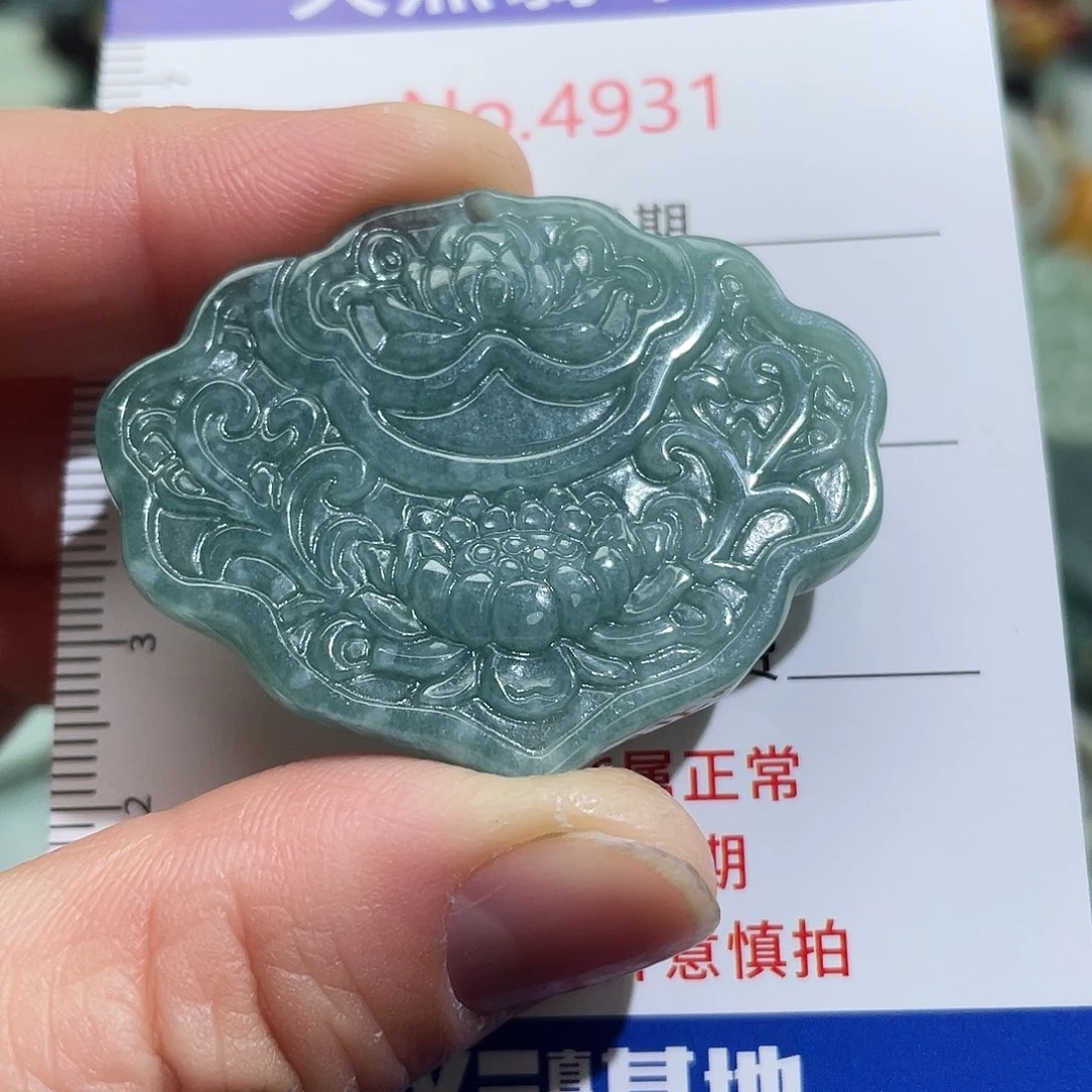 翡翠未镶嵌挂件4931