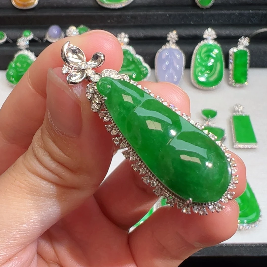 翡翠吊坠(不含链)18K金镶嵌