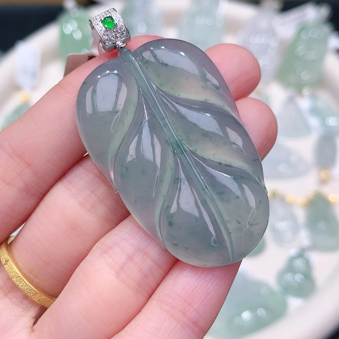 颈饰18K金镶嵌翡翠43.6-29.2-5.8