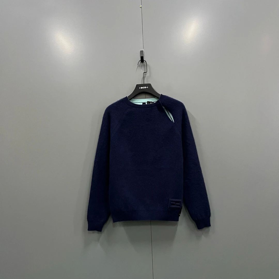 未使用 FENDI/芬迪 (ll) 深蓝色圆领长袖毛衣 46码/019250