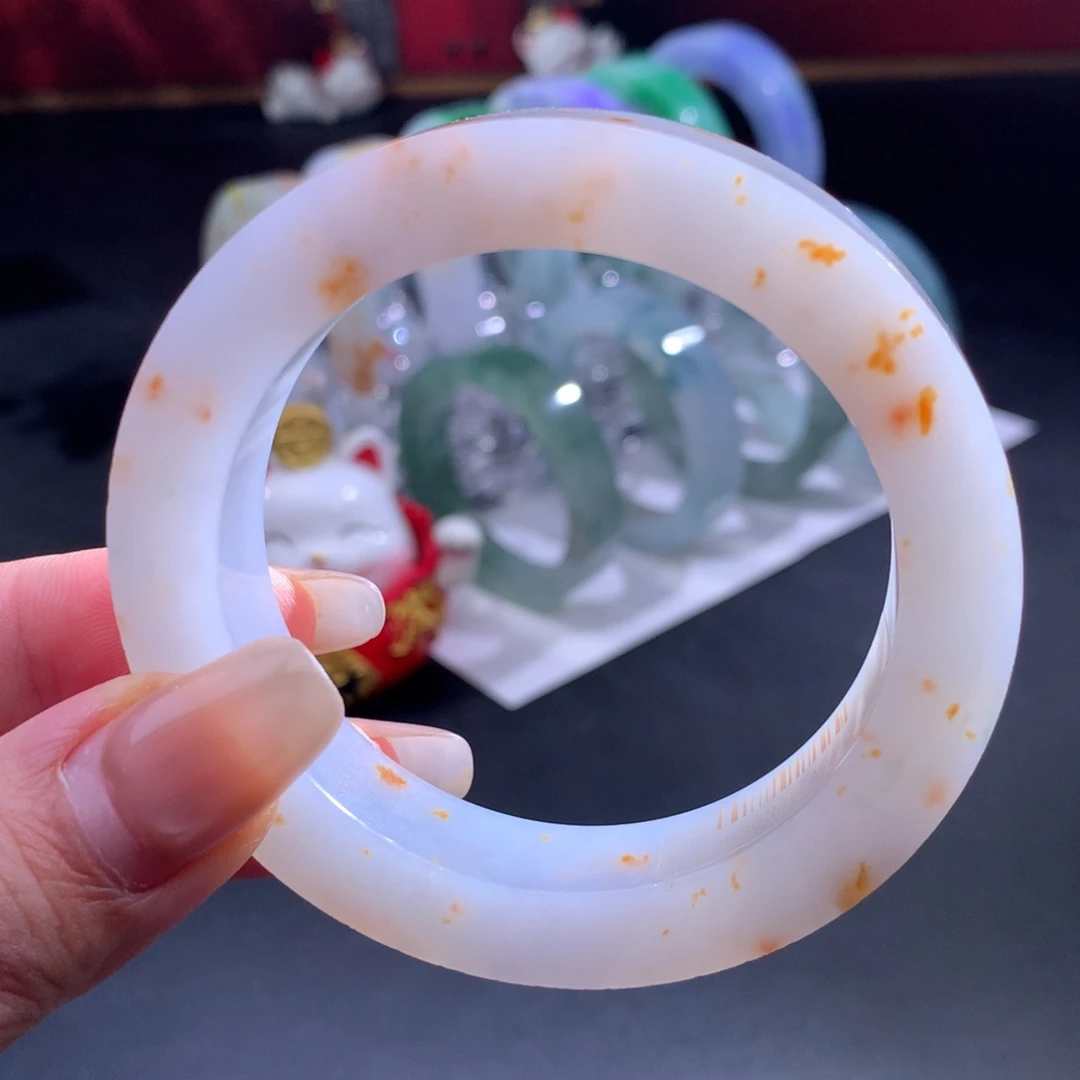 定制翡翠未镶嵌翡翠手镯
