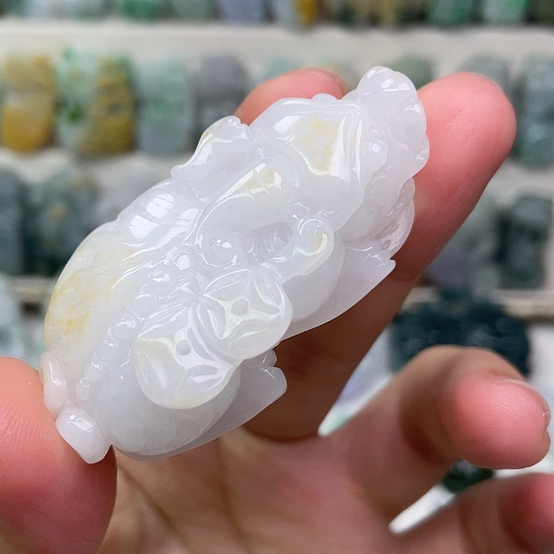 翡翠未镶嵌吊坠(赠链)