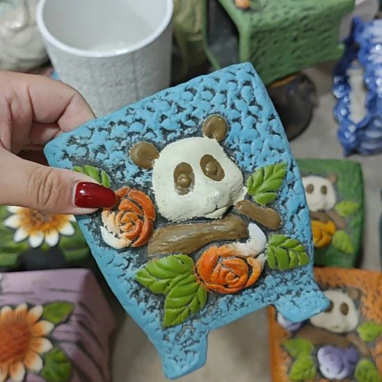 当场拍满15元发货不凑不发，花盆盆口不方不圆有针孔黑点是正常的，