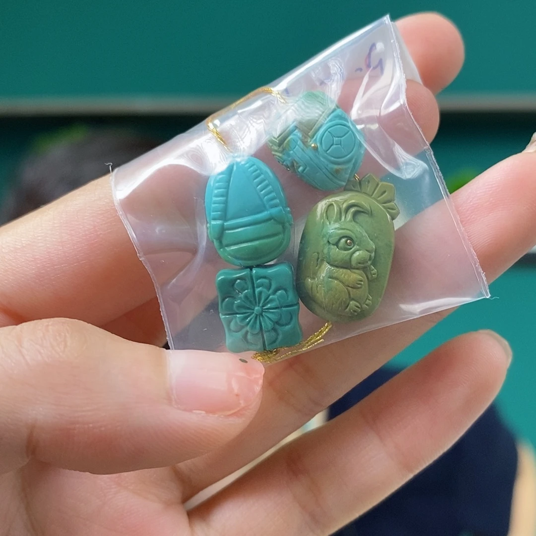 绿松石未镶嵌珠宝奇石