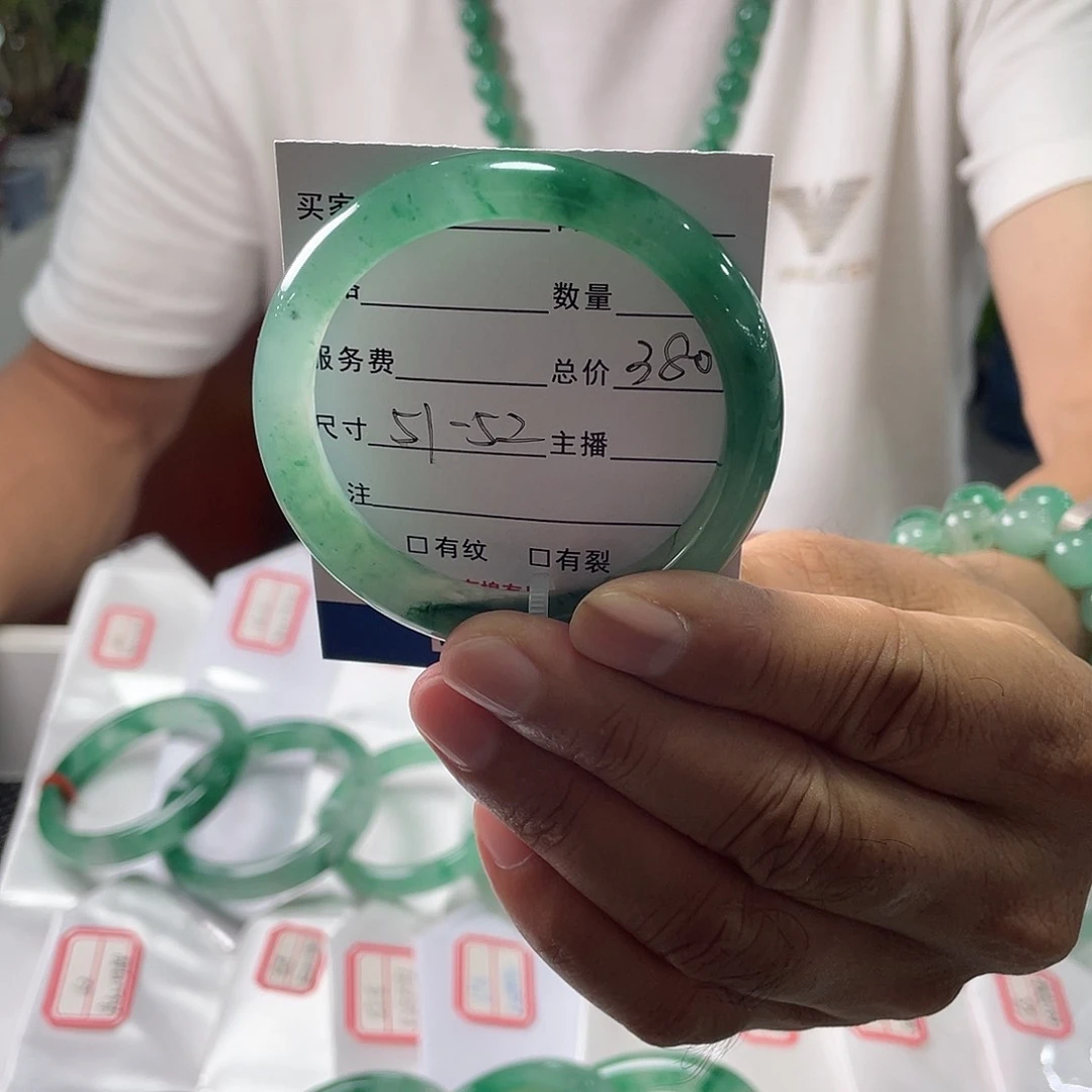 石英质玉手镯未镶嵌