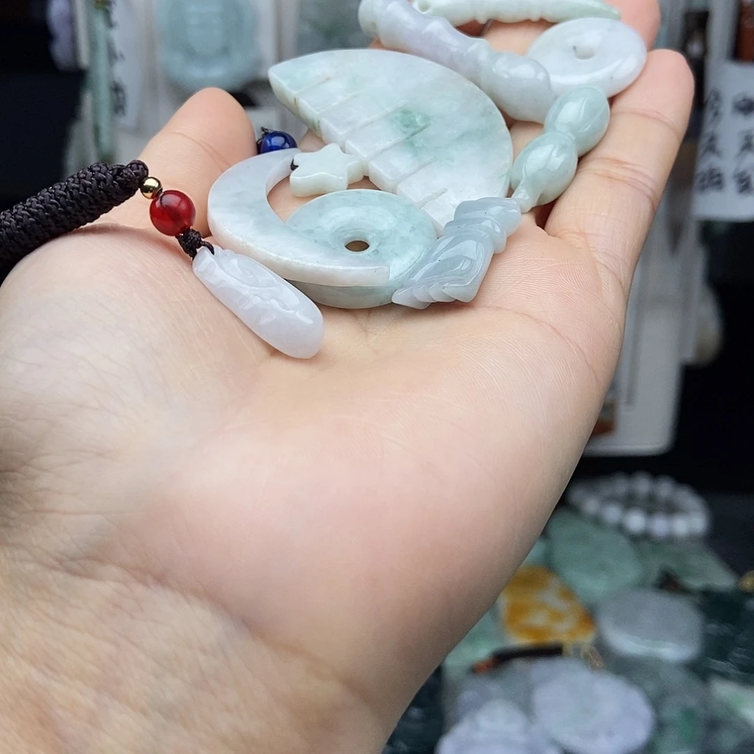 翡翠颈饰未镶嵌翡翠