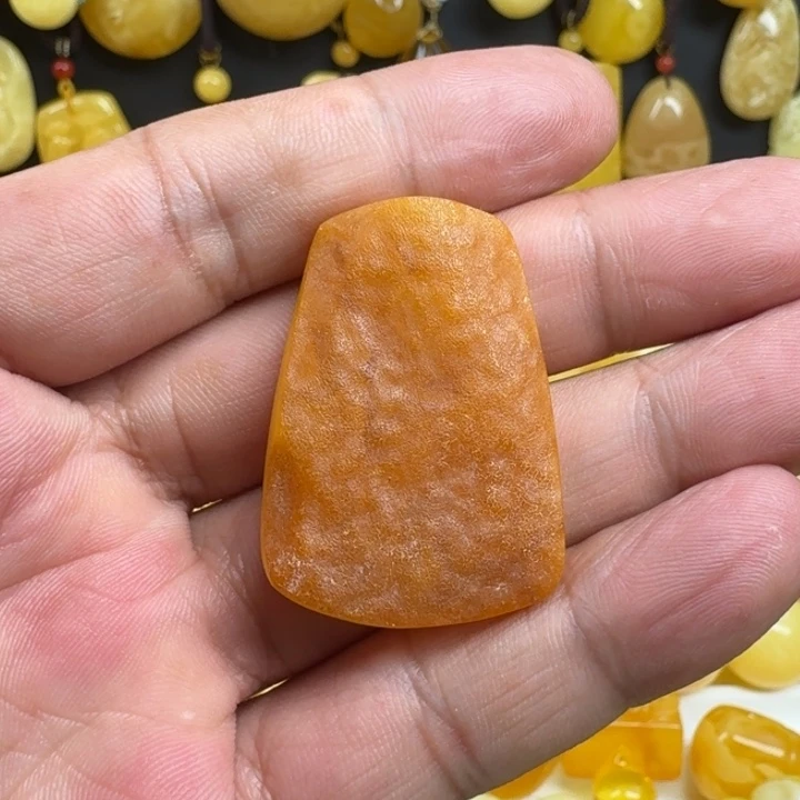 蜜蜡未镶嵌珠宝奇石切牌