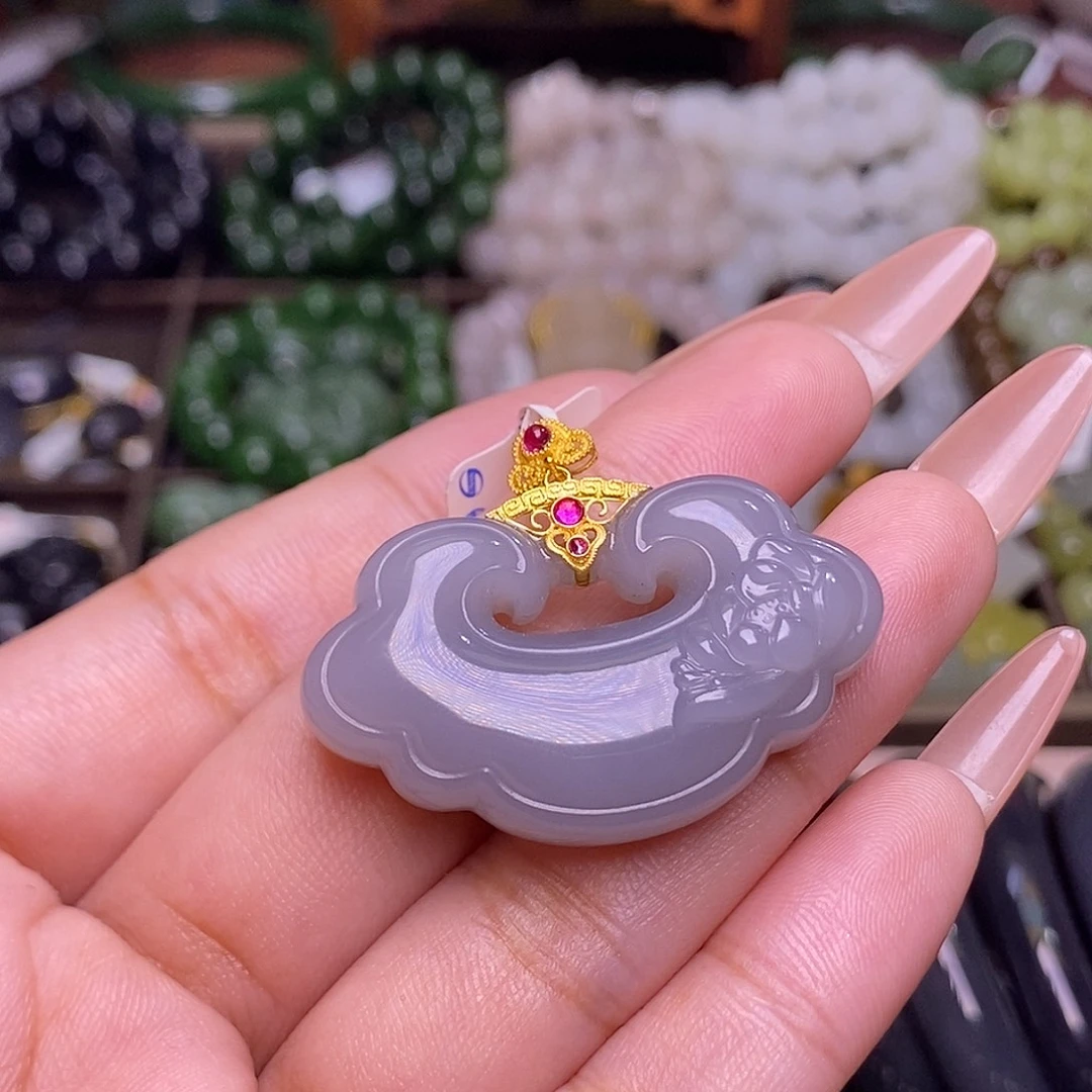 颈饰未镶嵌和田玉浓烟紫老矿料冰底金镶如意锁