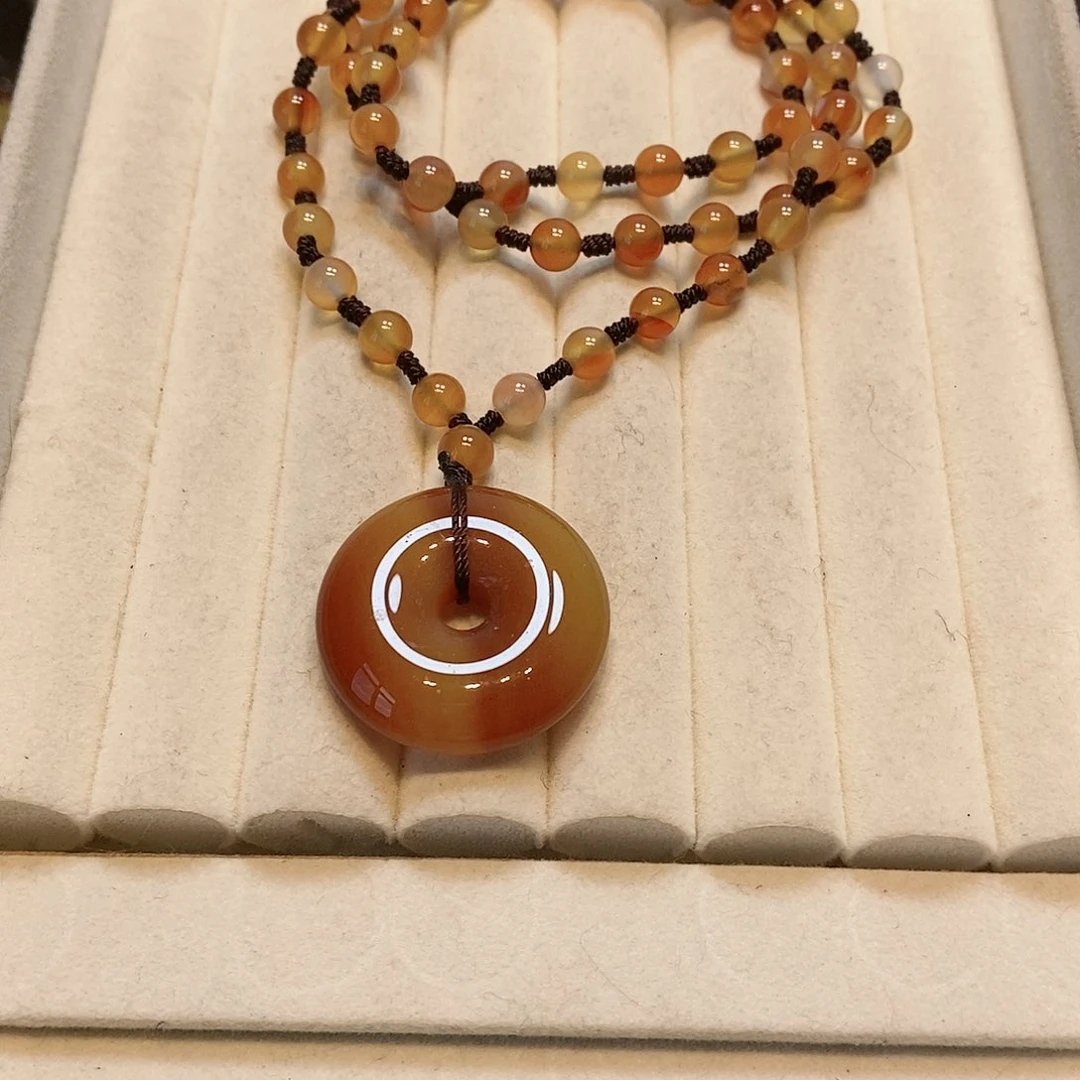 散珠玛瑙/玉髓平安扣一条