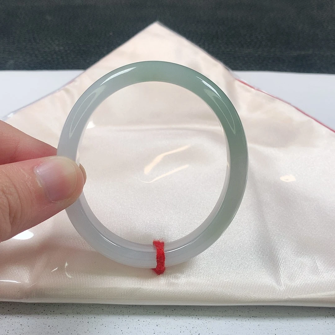 未镶嵌手镯（贵妃镯）翡翠335