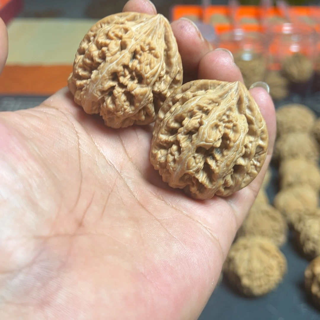 咾***滴吊坠文玩核桃43全品无药粗筋