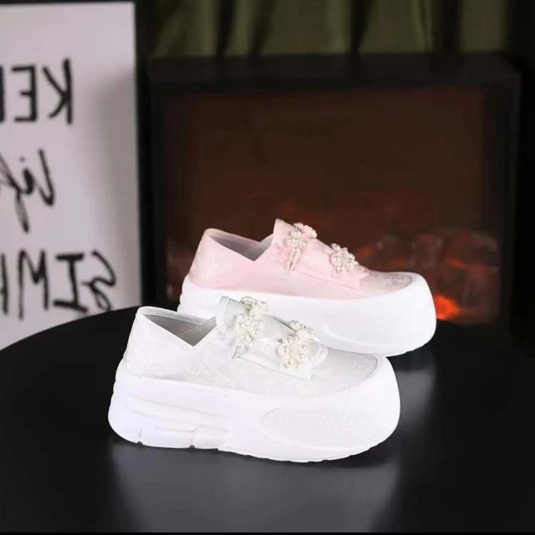 流贝纯色一脚蹬深口单鞋百搭秋冬平底玛丽珍