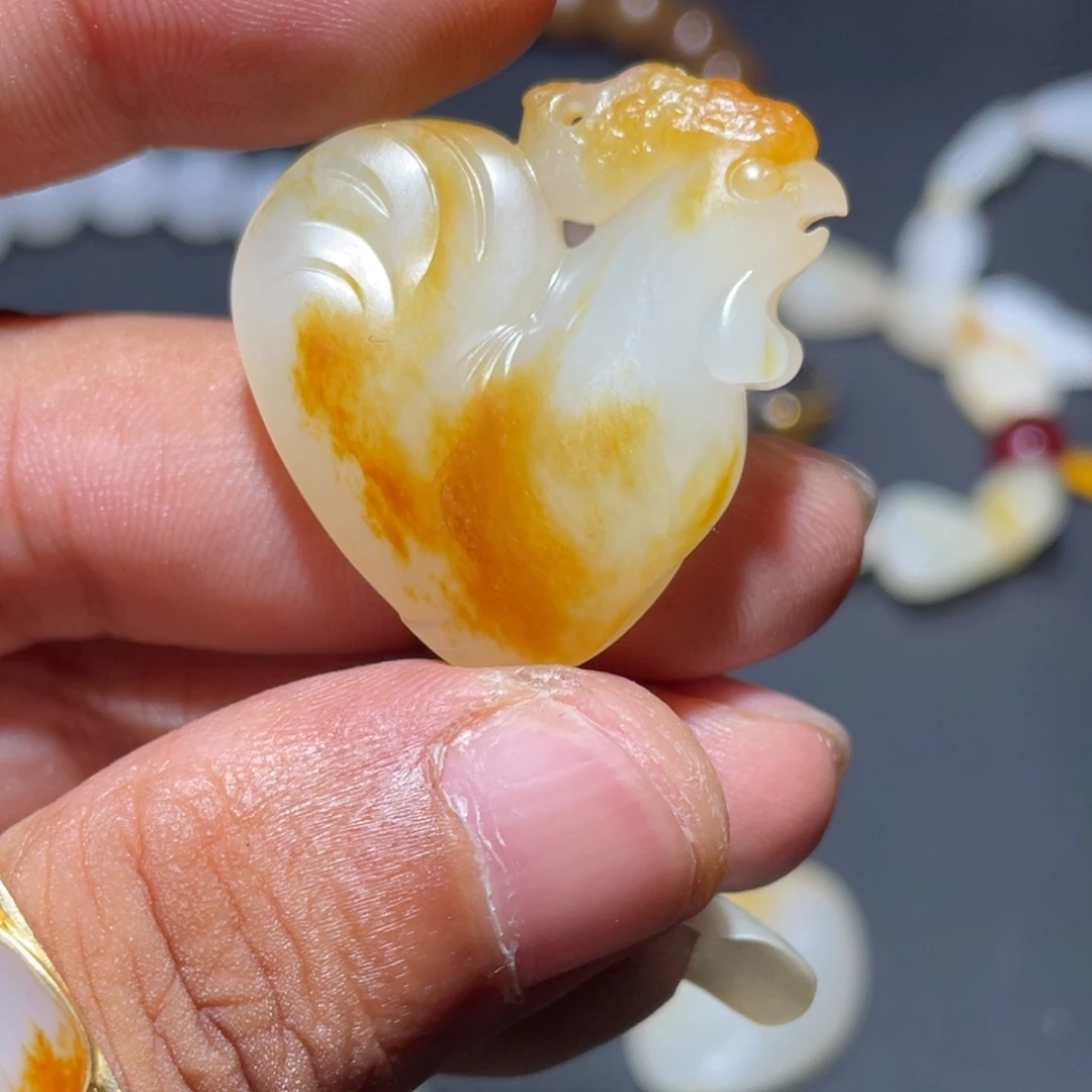 和田玉未镶嵌吊坠(赠链)