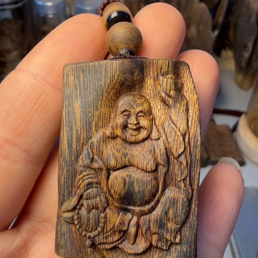 沉香枕沉香海南老白棋佛公雕刻带绳12.5克