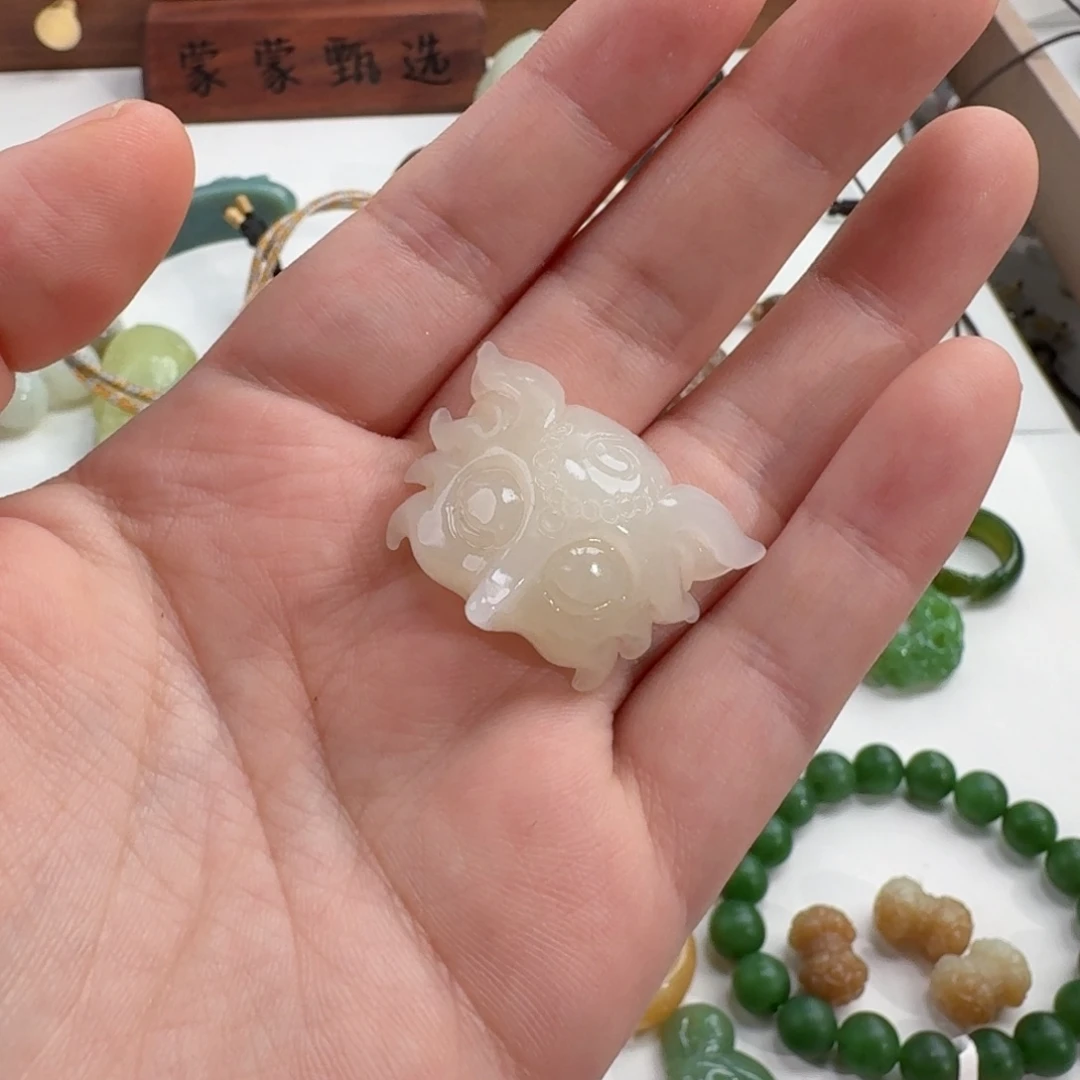 颈饰未镶嵌和田玉