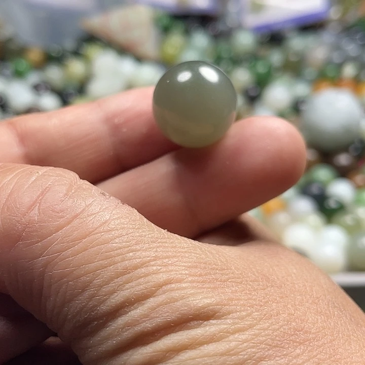 颈饰未镶嵌和田玉宫*