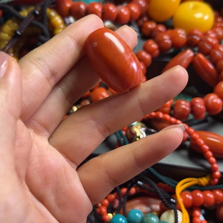 玻璃颈饰琉璃…………..