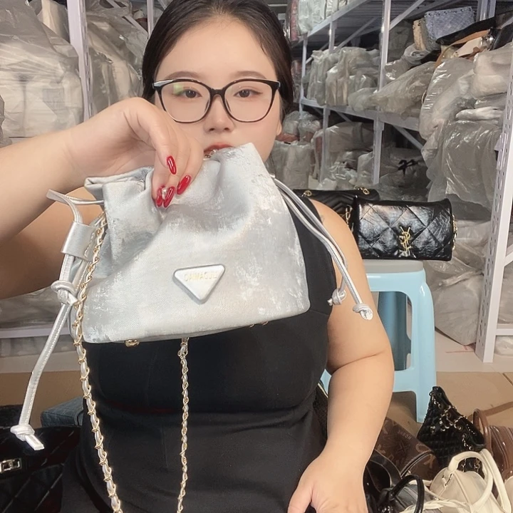 PU黄牛皮（革）PVC时尚潮流时尚