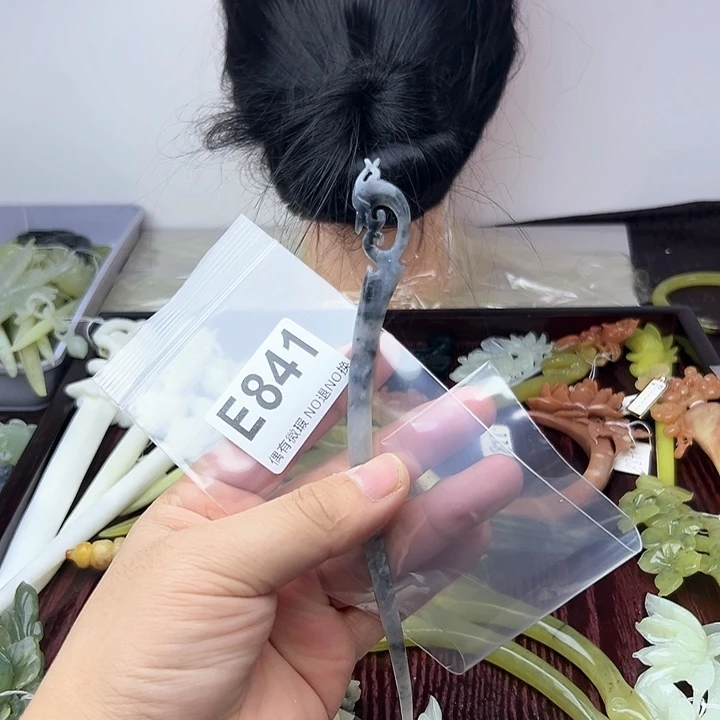 蛇纹石玉发饰合金茗****师