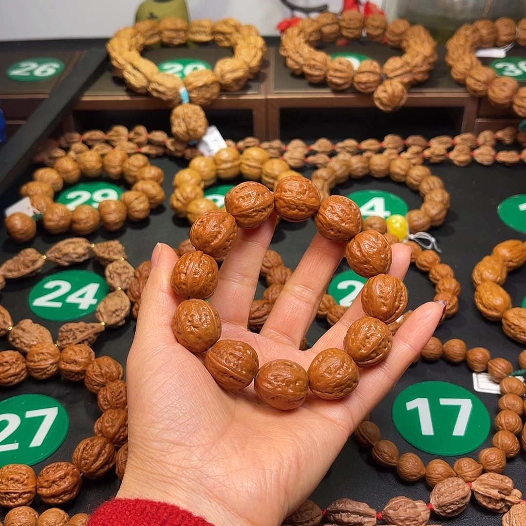 文玩核桃手串19尺寸红宝石