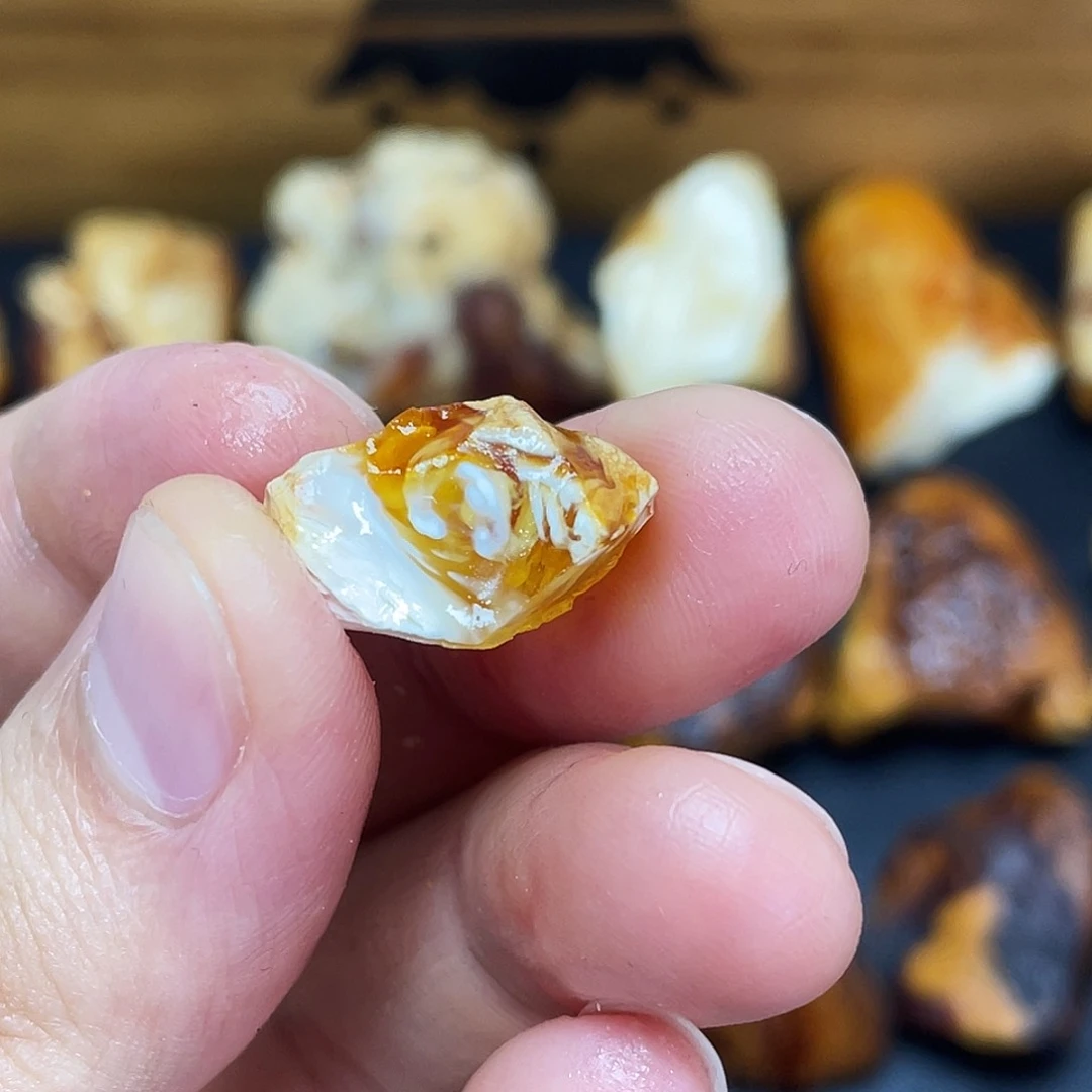 未镶嵌定制琥珀L****?定制