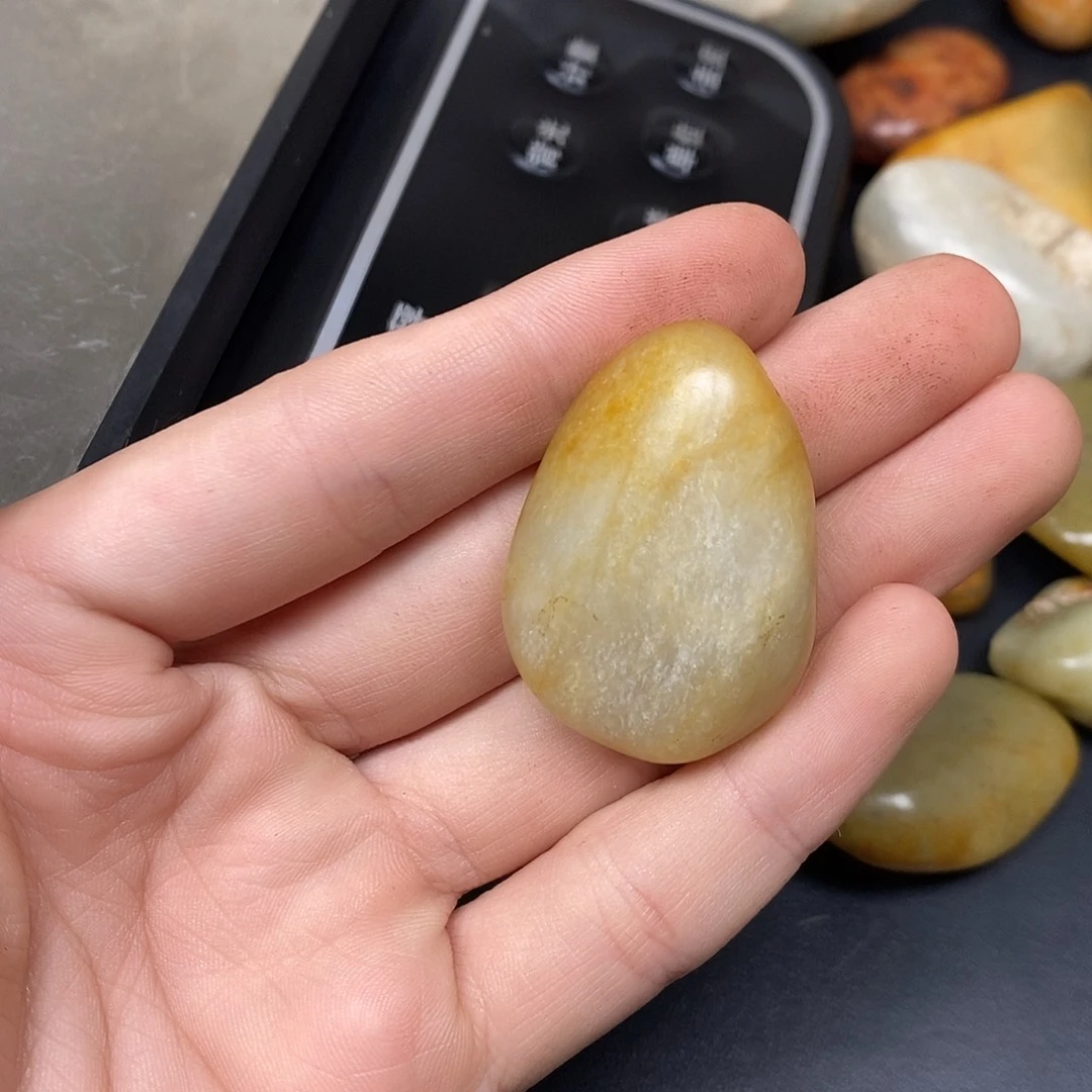 和田玉（糖玉）未镶嵌挂件