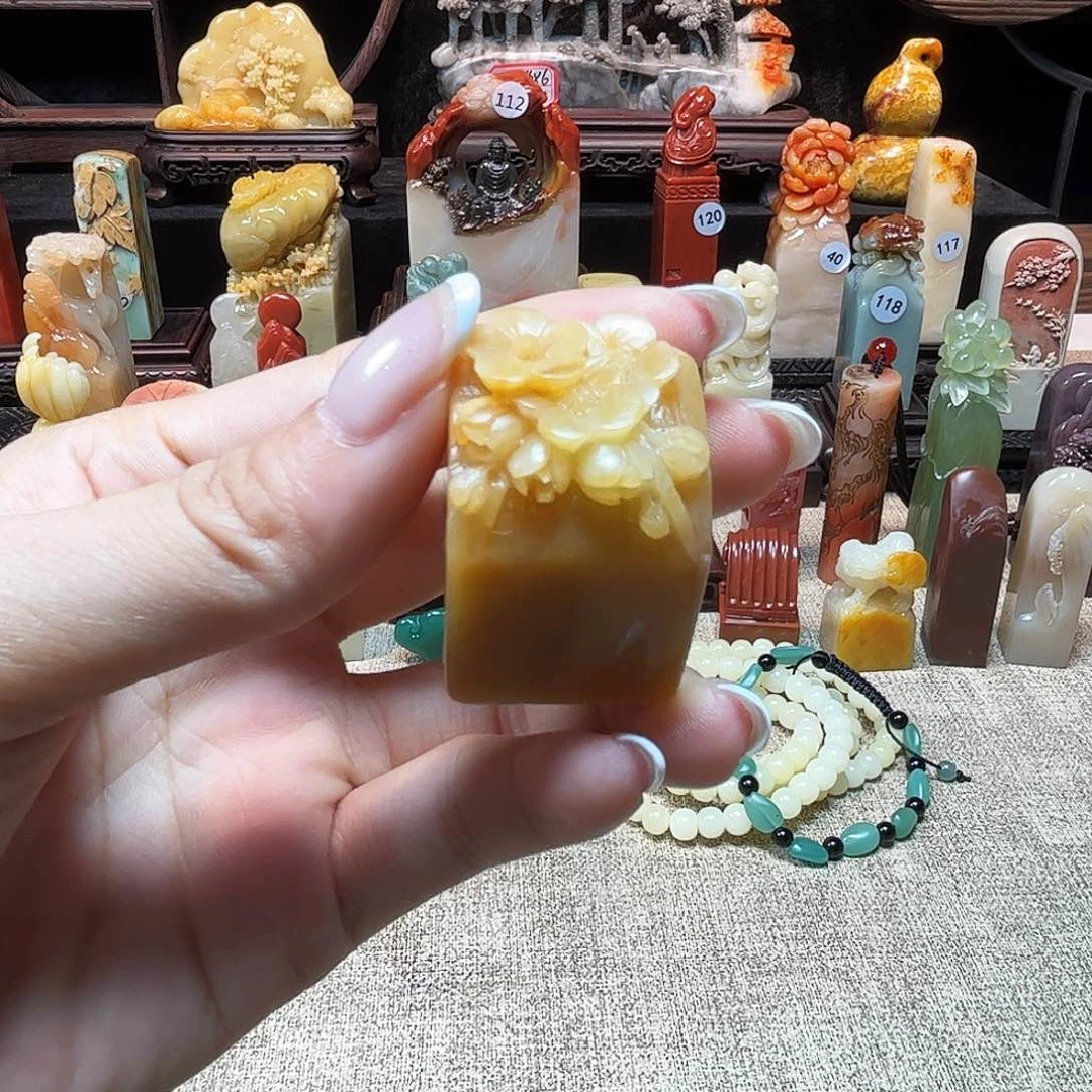 寿山石印石田黄梅花