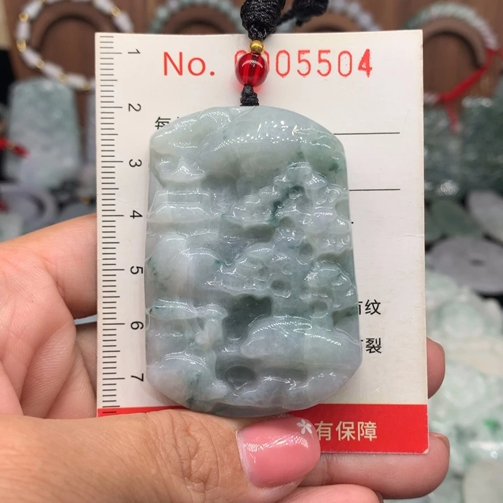 颈饰未镶嵌翡翠微瑕