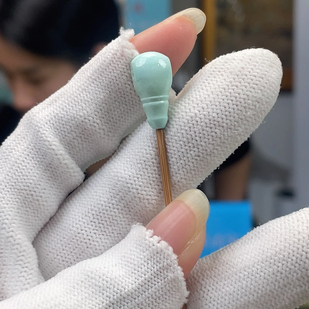 绿松石未镶嵌挂件