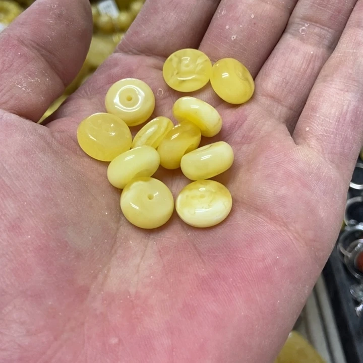 未镶嵌蜜蜡裸石多样性发货其一