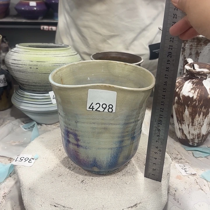 摆件高16，口14，有孔4298，瑕疵处理