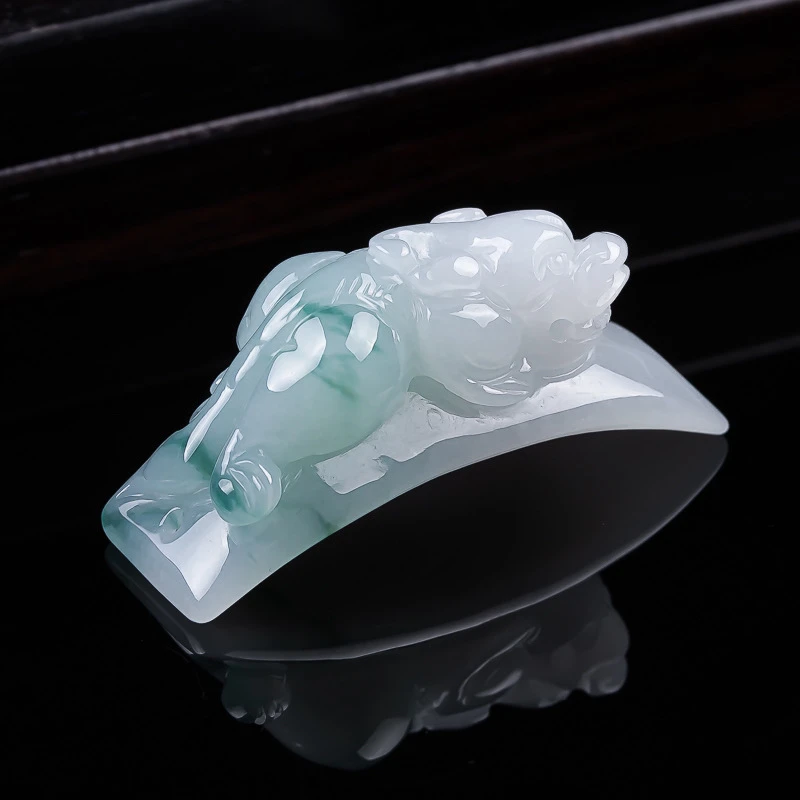 缅甸天然翡翠A货老坑冰胶手工精雕飘绿貔貅手牌