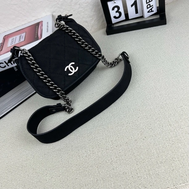 95新 Chanel/香奈儿 黑银麂皮翻盖单肩包