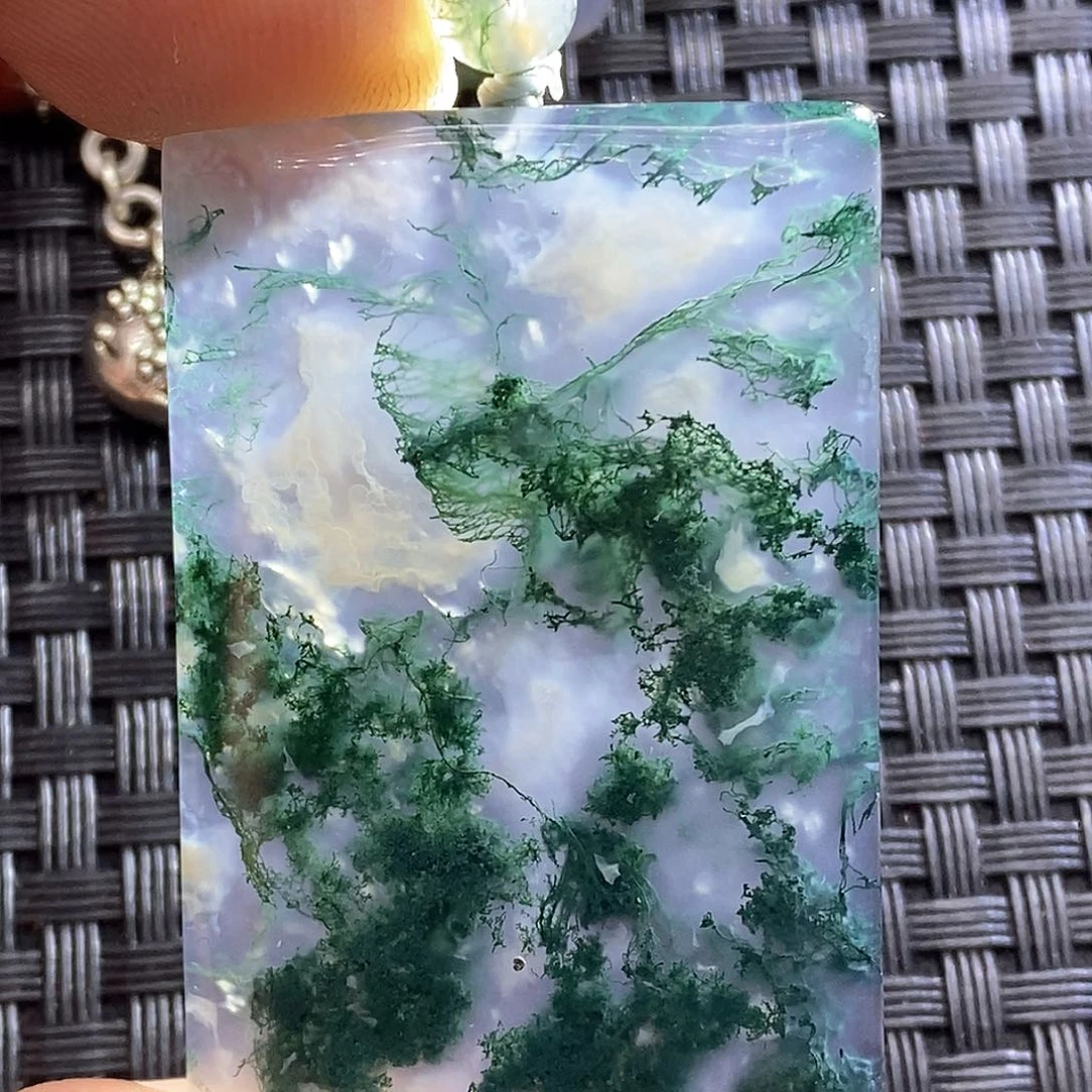 玛瑙/玉髓颈饰足金镶嵌步**位