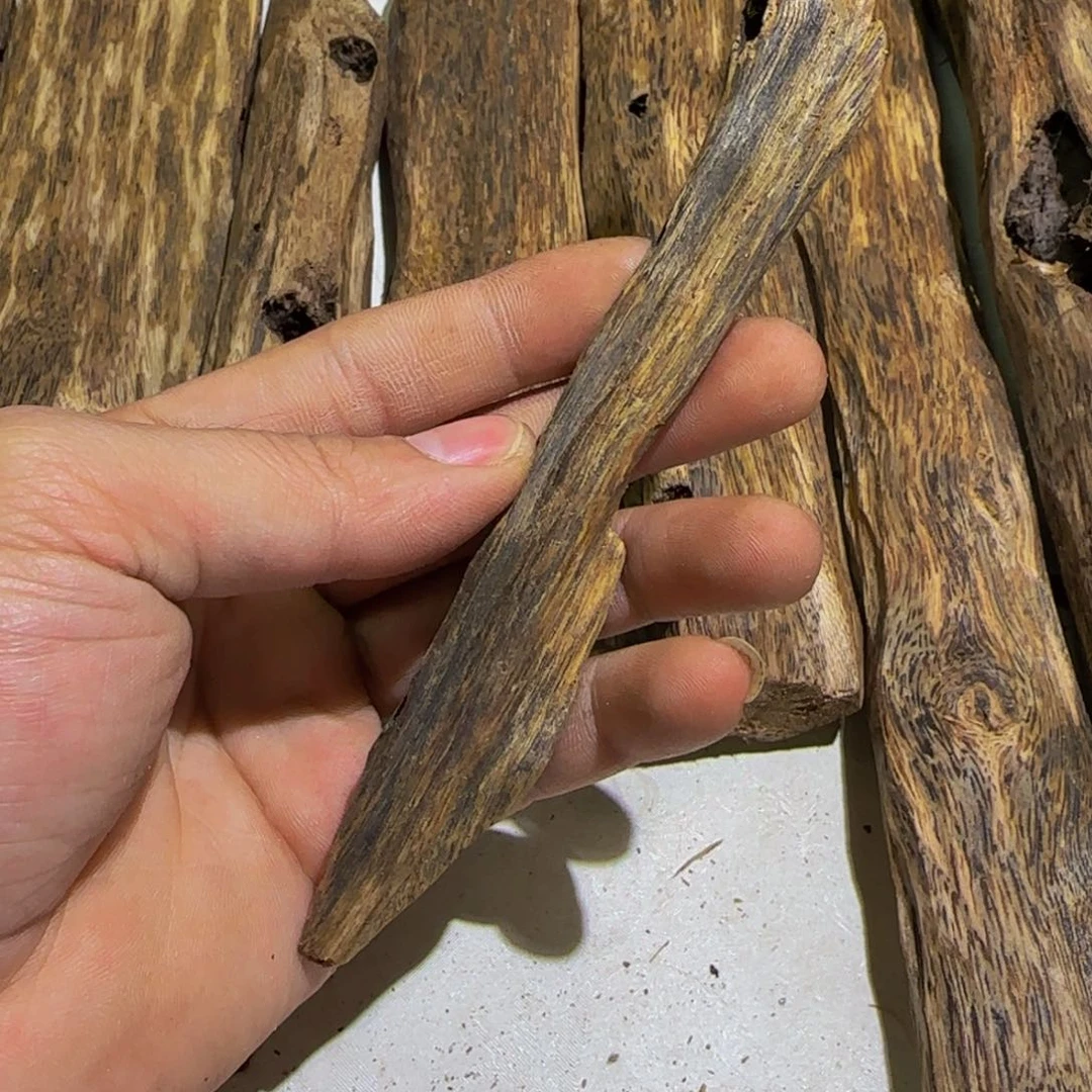 沉香沉香碎屑张*千白棋块料碎料14.5克！呢！