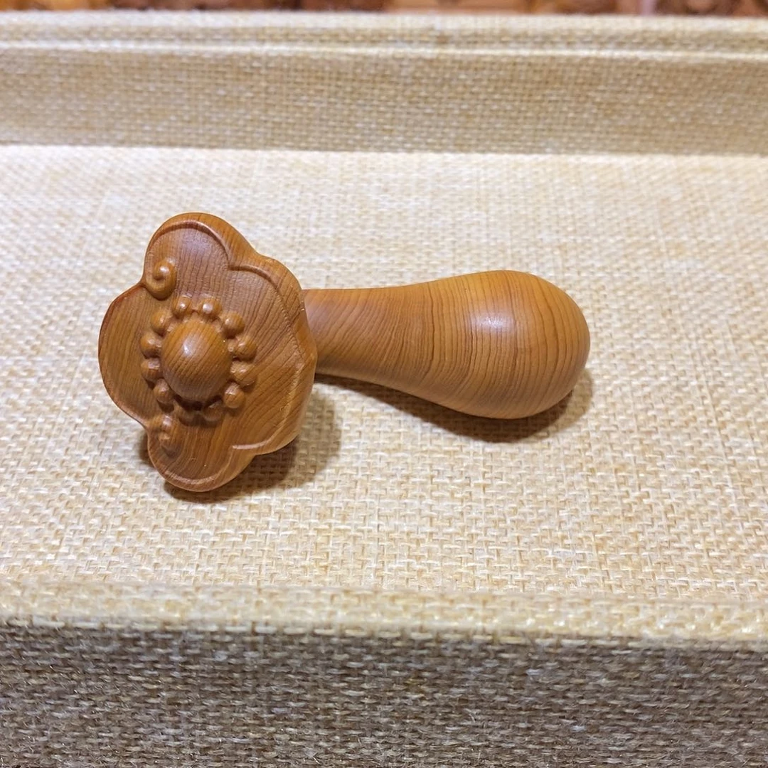 木李*士崖柏手把件，如意