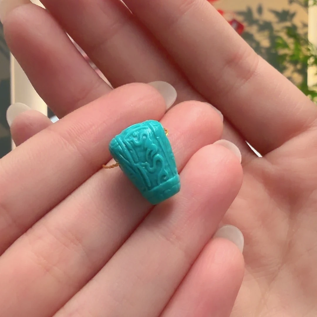 绿松石未镶嵌颈饰