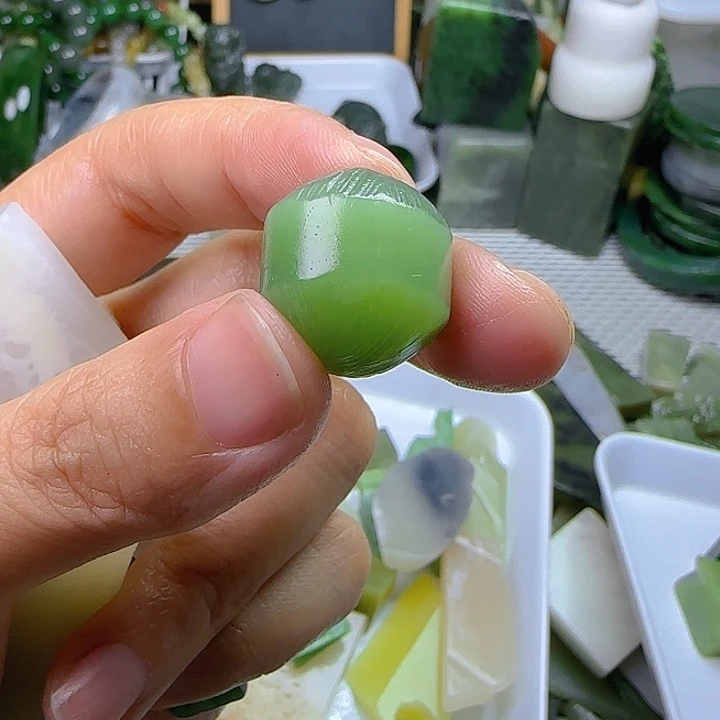 茶***…和田玉未镶嵌珠宝半成品