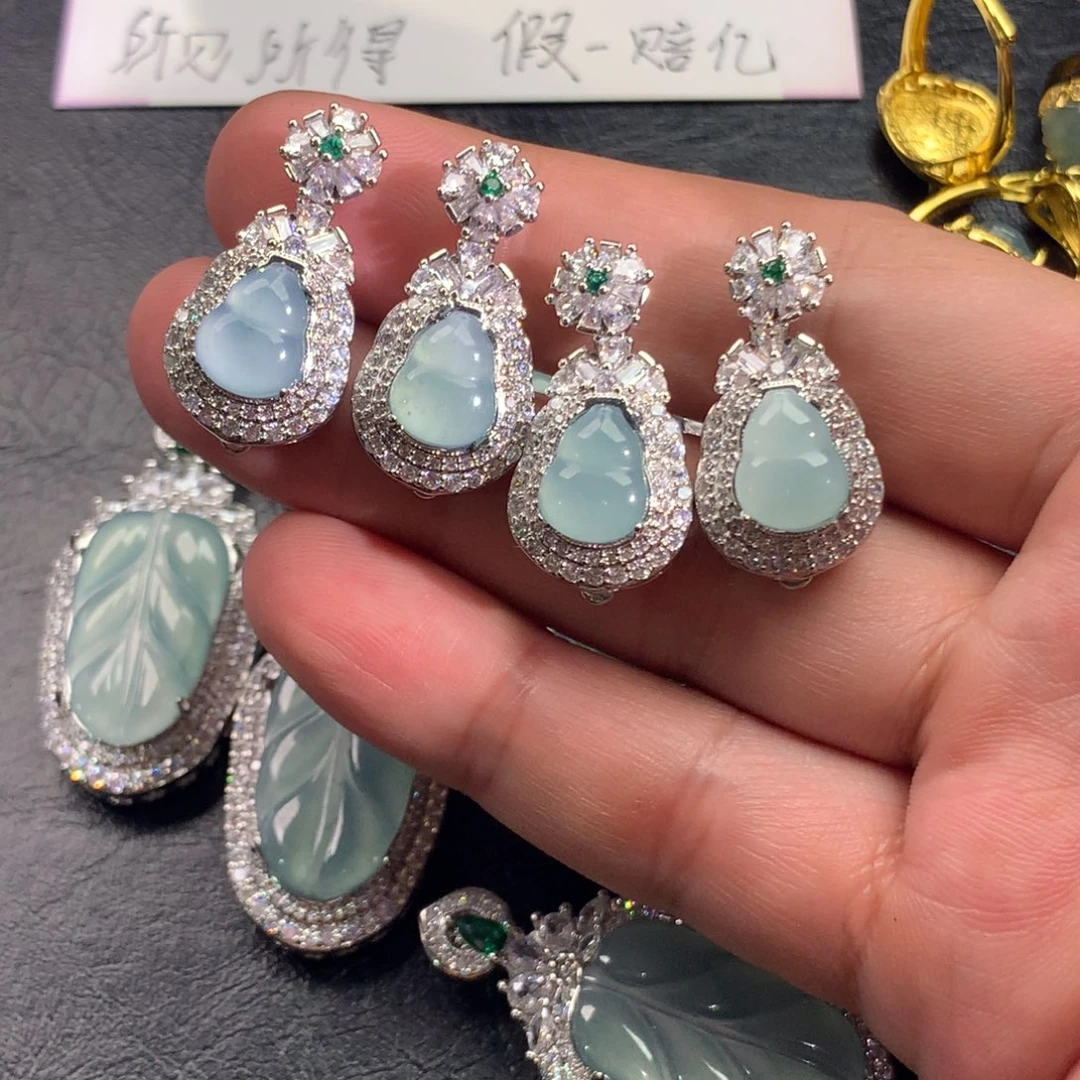 翡翠颈饰未镶嵌葫芦