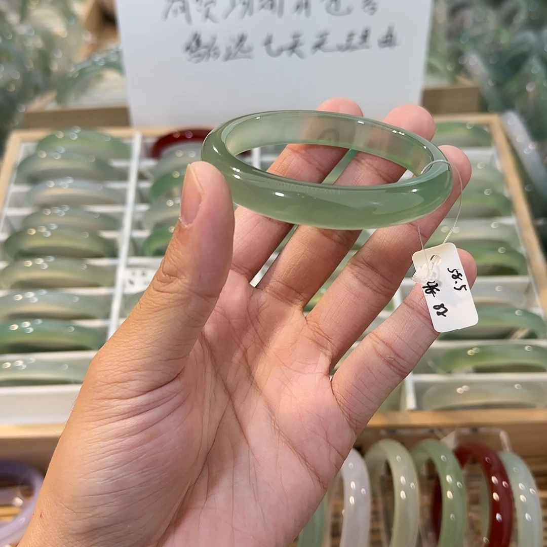 玛瑙/玉髓未镶嵌手镯圈口58.5
