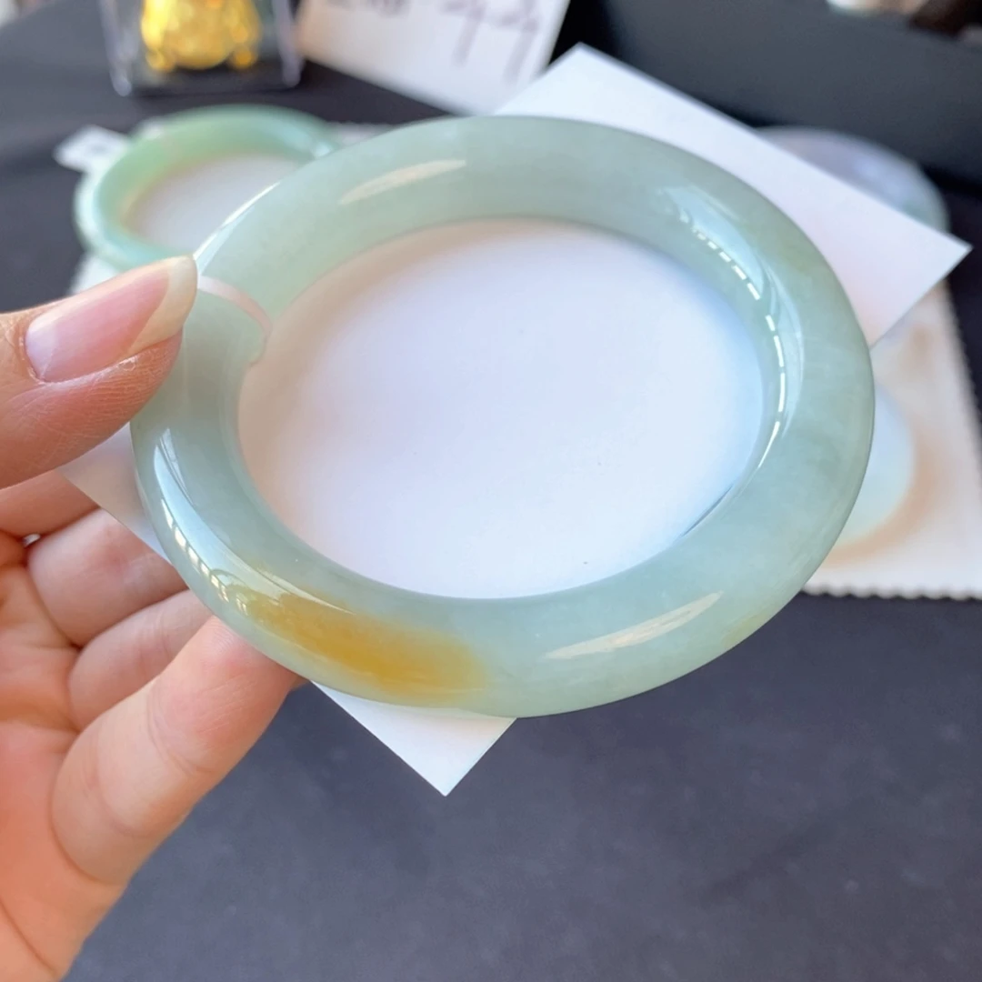 翡翠未镶嵌手镯黄加绿55.7