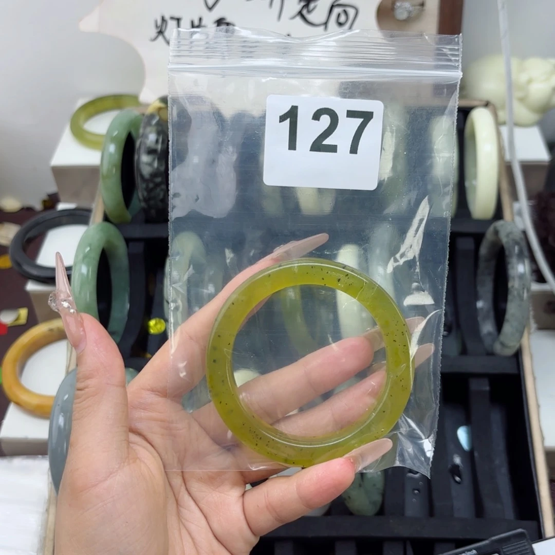 蛇纹石玉未镶嵌手镯濛*?