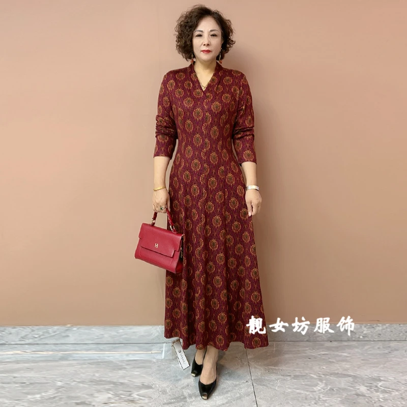 连衣裙秋冬时尚洋气不断腰大摆裙中老年妈妈碎花V领加肥加大长裙